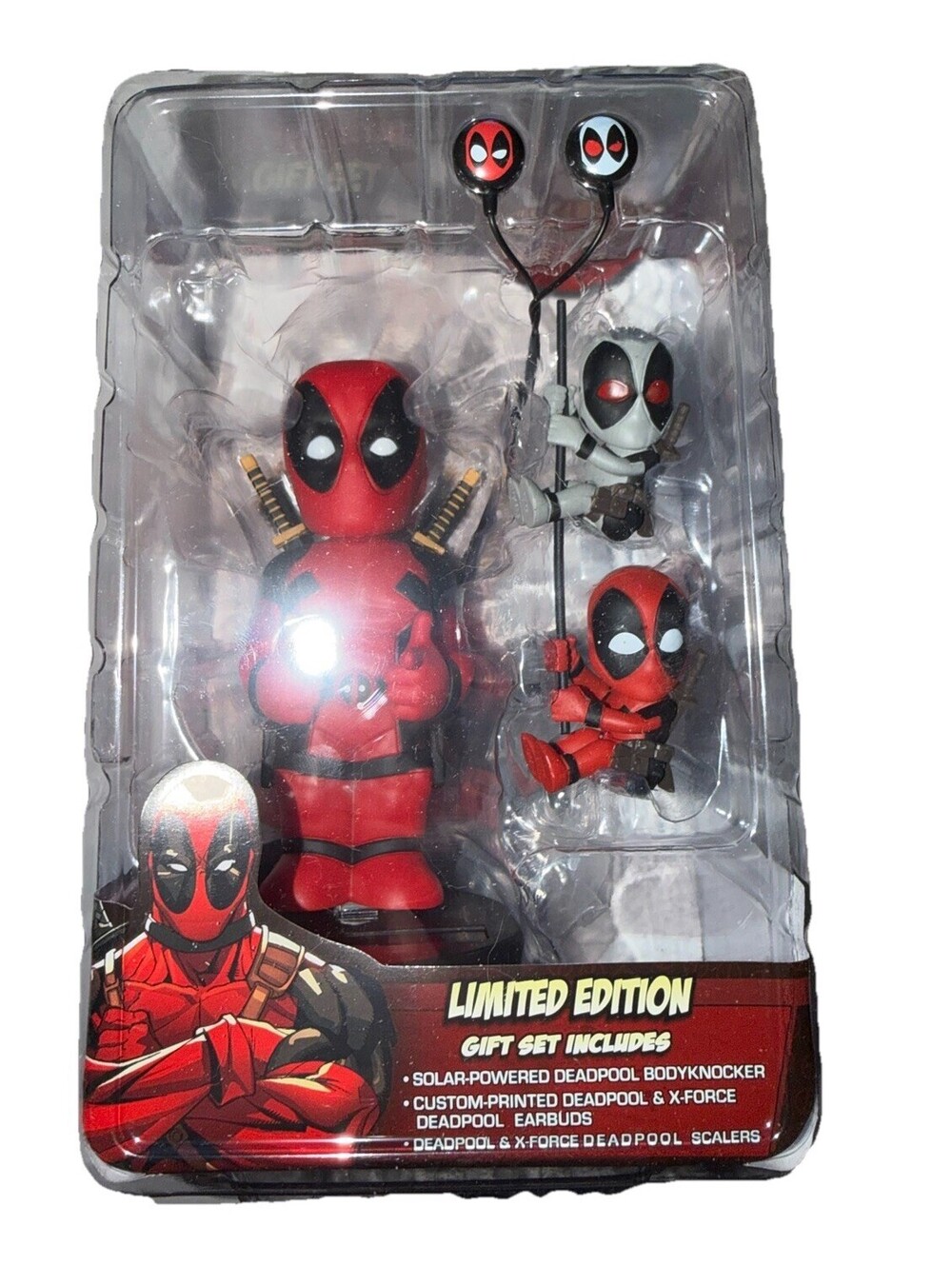 Rare NECA 3D Marvel Deadpool Limited Vinyl Action Figure Set + Earbuds Brand New